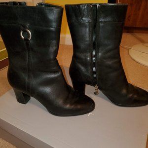 Rockport size 7.5 boots with heel